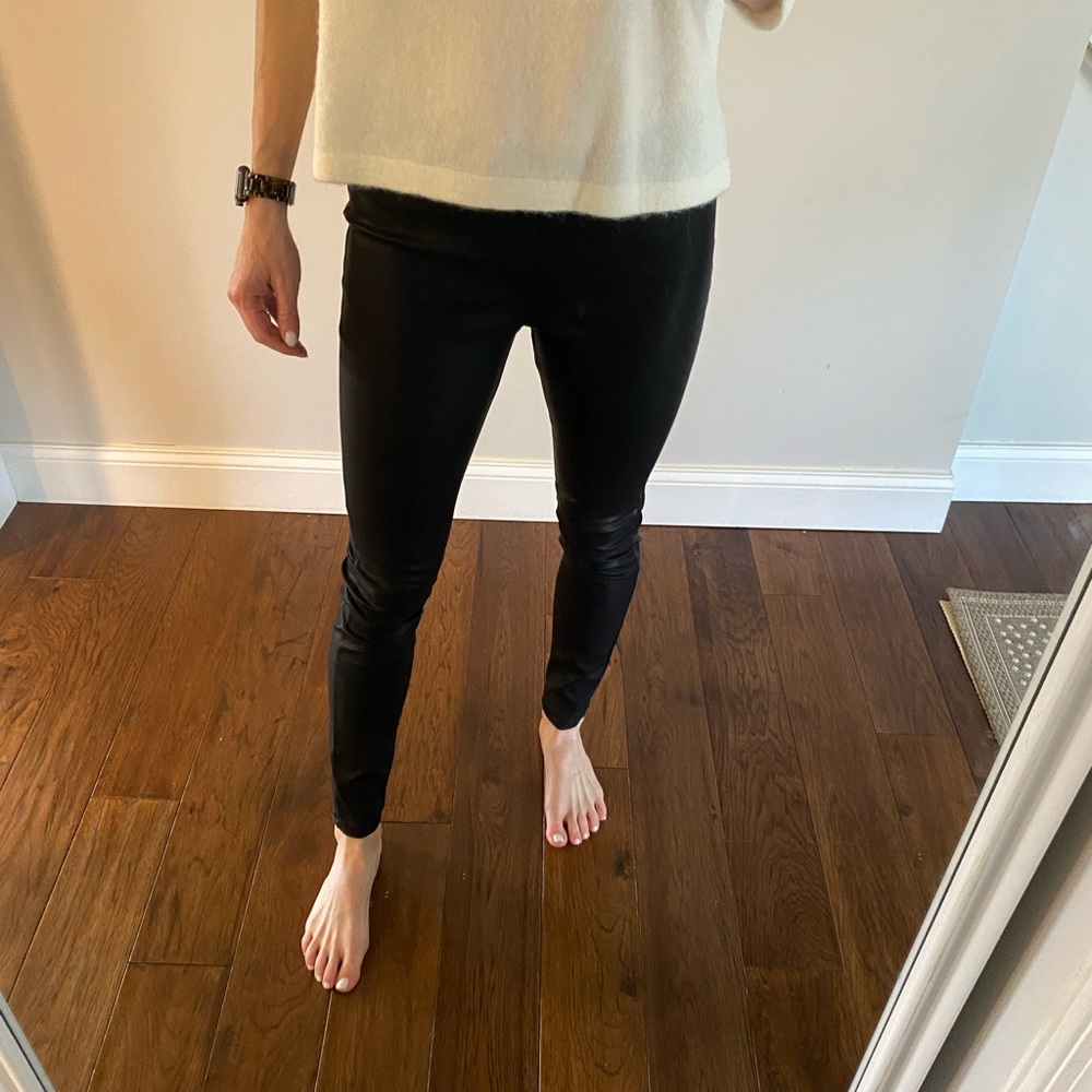 Blank NYC
Faux Leather Pull On Skinny Pants size 26